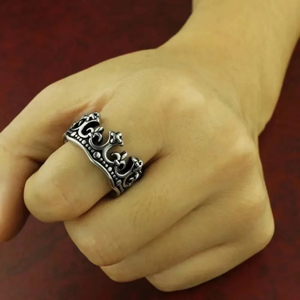 Classic Retro Crown King Ring