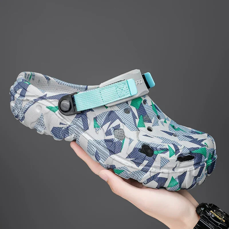 New Men's Clogs Slippers Sandal Men Garden Shoes Flat Camouflage Sandals Male Sneakers Outdoor Flip Flops Home Clogs