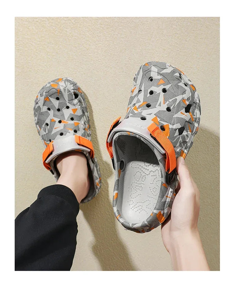 New Men's Clogs Slippers Sandal Men Garden Shoes Flat Camouflage Sandals Male Sneakers Outdoor Flip Flops Home Clogs